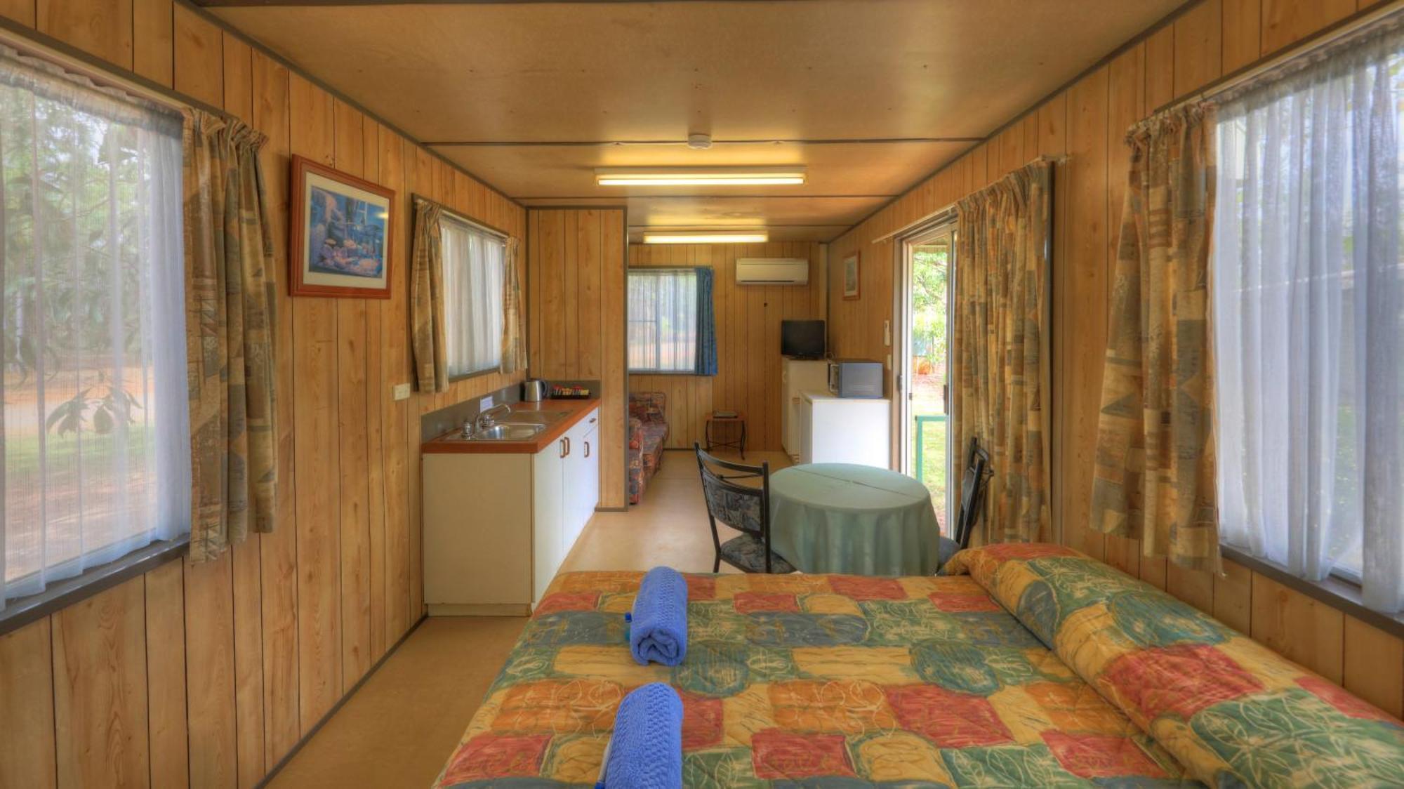 Batchelor Holiday Park Экстерьер фото