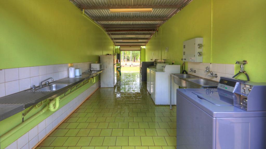 Batchelor Holiday Park Экстерьер фото