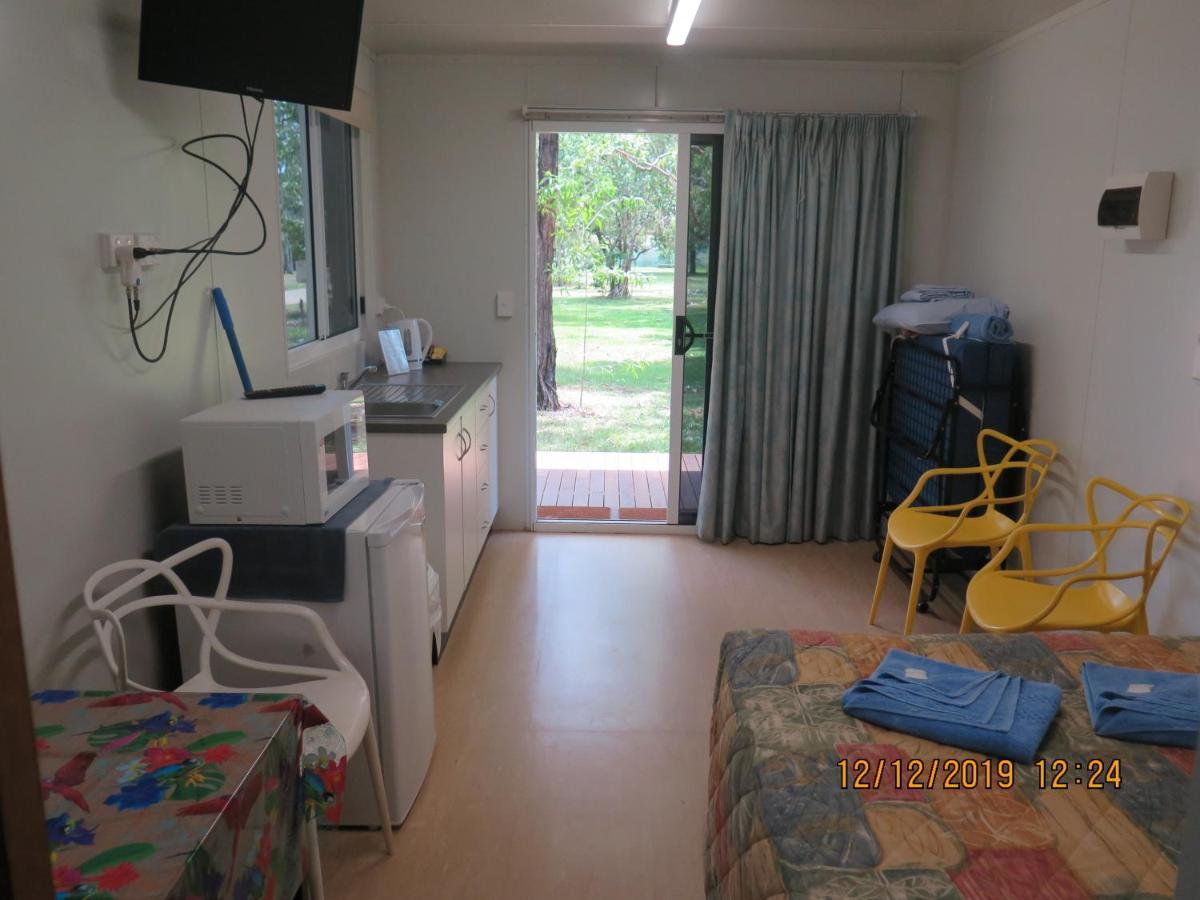 Batchelor Holiday Park Экстерьер фото